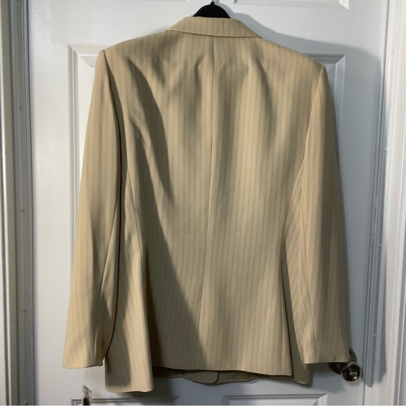 Le Suit Tan Pinstripe Blazer and pant size 18. NWT. - Picture 2 of 16